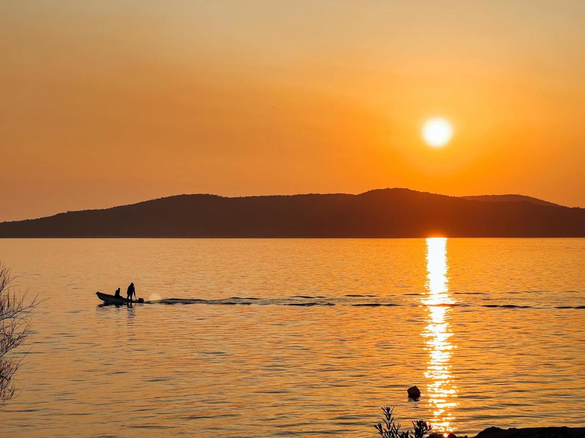 Luxury Beach Apartment W Sunset Sea Views Šibenik Buitenkant foto