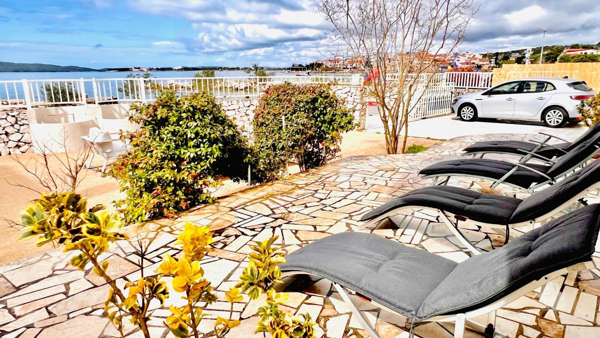 Luxury Beach Apartment W Sunset Sea Views Šibenik Buitenkant foto